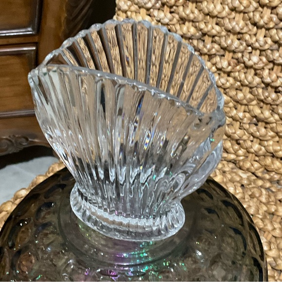Mikasa Vintage Oval Scallop Cut Clear Crystal Glass Vase - Picture 1 of 8